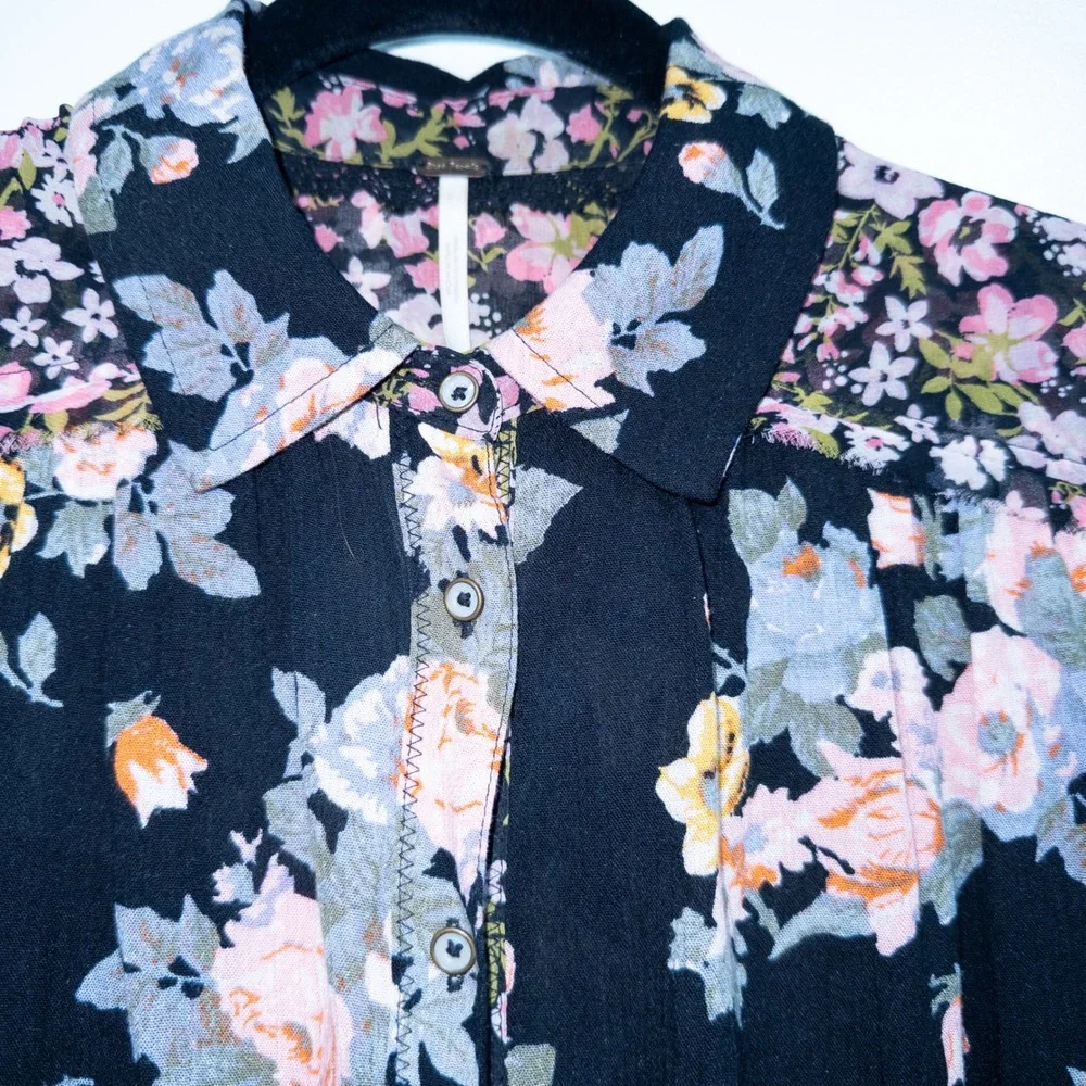 New Free People Black Floral Hold On To‎ Me Button Blouse Size XS